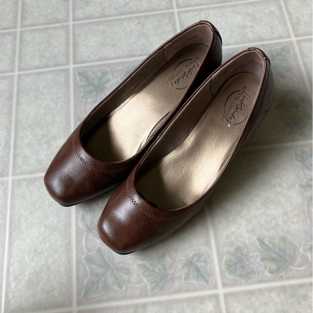 Life Stride Brown Faux Leather Groovy wedge Shoes 7.5 Wide